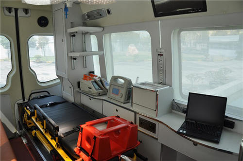贺州救护车内部